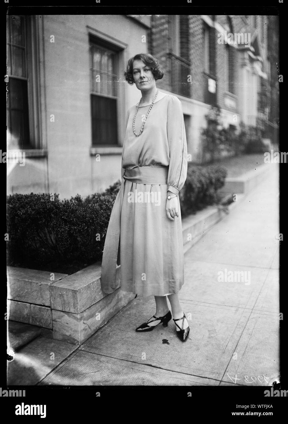 Miss Margaret Cecil, cousin de l'honorable J.F.A. D'abord, Cevil Secy. de l'ambassade britannique à Washington, dont le mariage de Mlle Cornelia Vanderbilt a lieu au Biltmore, N.C., 29 avril. Mme Cecil est dans l'État de Washington à partir de Londres en tant qu'invité de miss Mildred Tytus, fille de Mme John Stewart McLennan Banque D'Images Miss Margaret Cecil, cousin de l'honorable J.F.A. D'abord, Cevil Secy. de l'ambassade britannique à Washington, dont le mariage de Mlle Cornelia Vanderbilt a lieu au Biltmore, N.C., 29 avril. Mme Cecil est dans l'État de Washington à partir de Londres en tant qu'invité de miss Mildred Tytus, fille de Mme John Stewart McLennan Banque D'Images