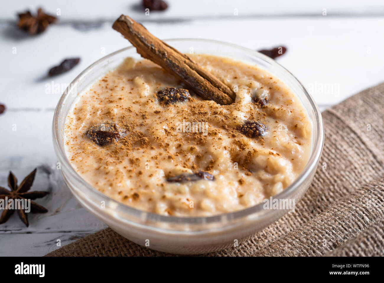 Arroz con leche péruvien dessert avec du riz et la cannelle Banque D'Images