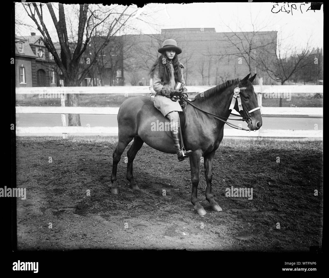 Mlle Mary Parker Corning à cheval Banque D'Images