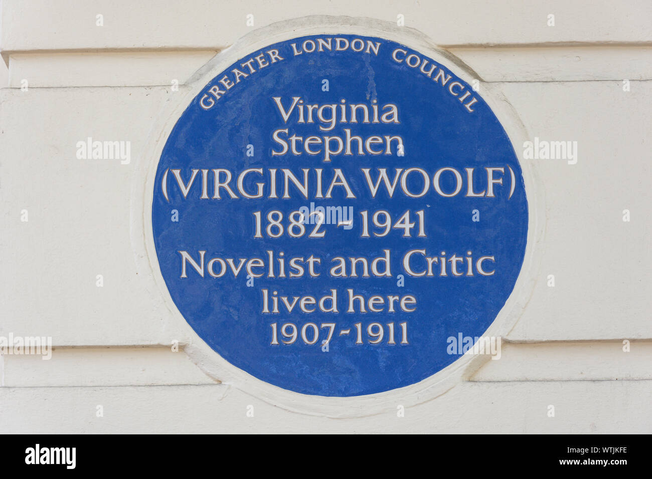 Blue plaque à Virginia Woolf , Fitzroy Square, Fitzrovia, London Borough of Camden, Greater London, Angleterre, Royaume-Uni Banque D'Images