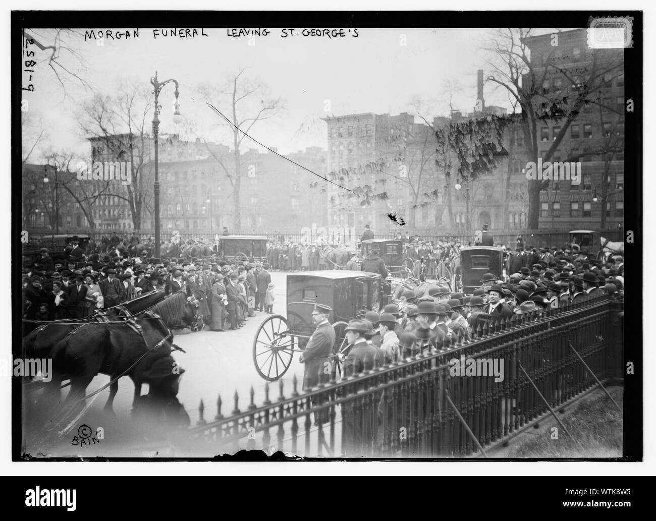 Morgan funeral laissant La Saint George's Banque D'Images