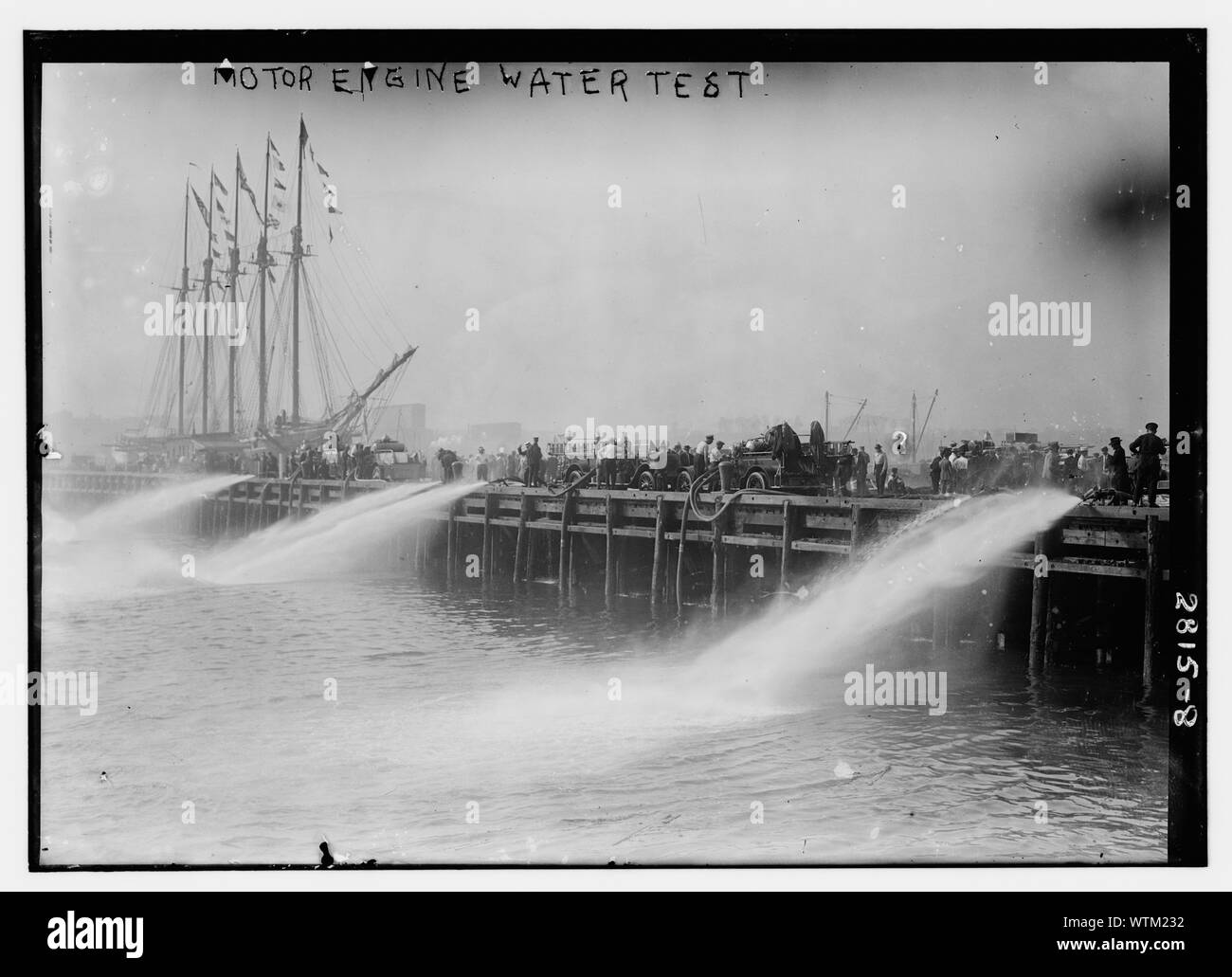 Test de performance automobile Banque d'images noir et blanc - Alamy