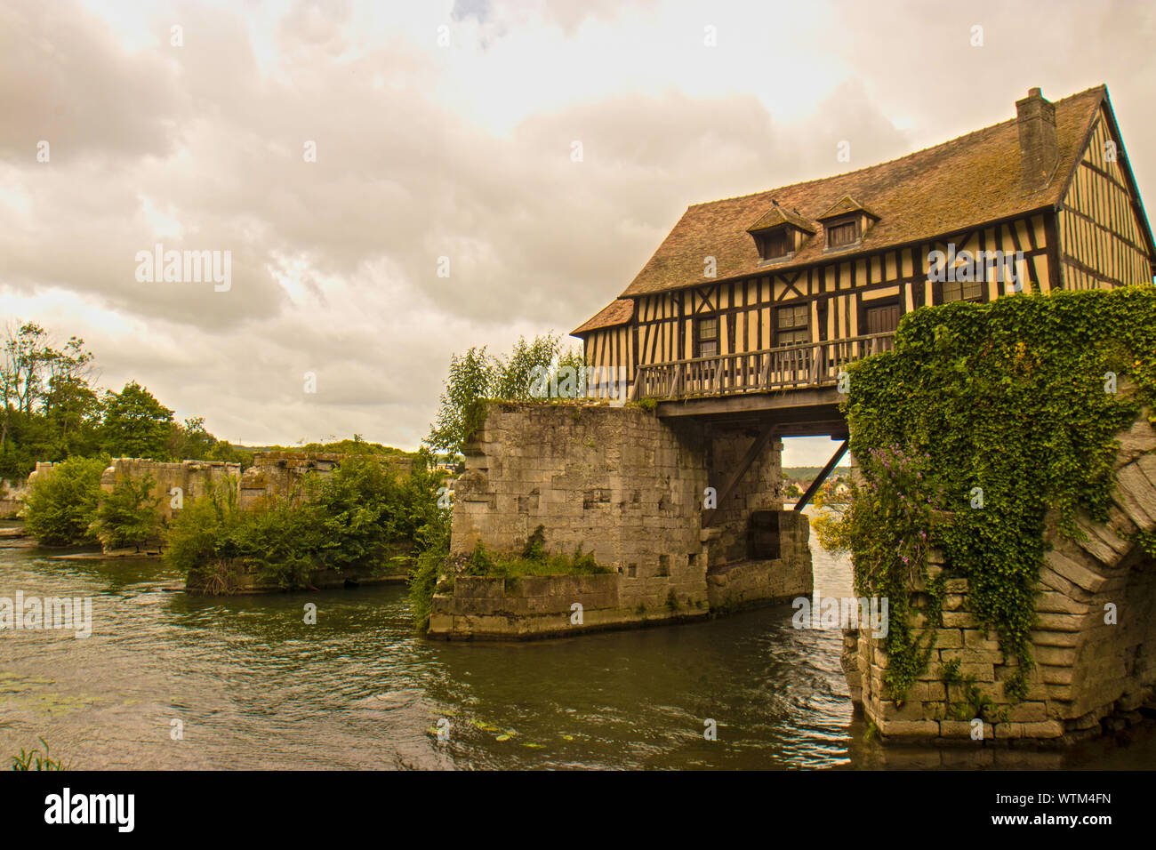 Le vieux moulin de Vernon, était un moulin, dans le 12ème siècle et a été restauré pour en faire une attraction touristique Banque D'Images