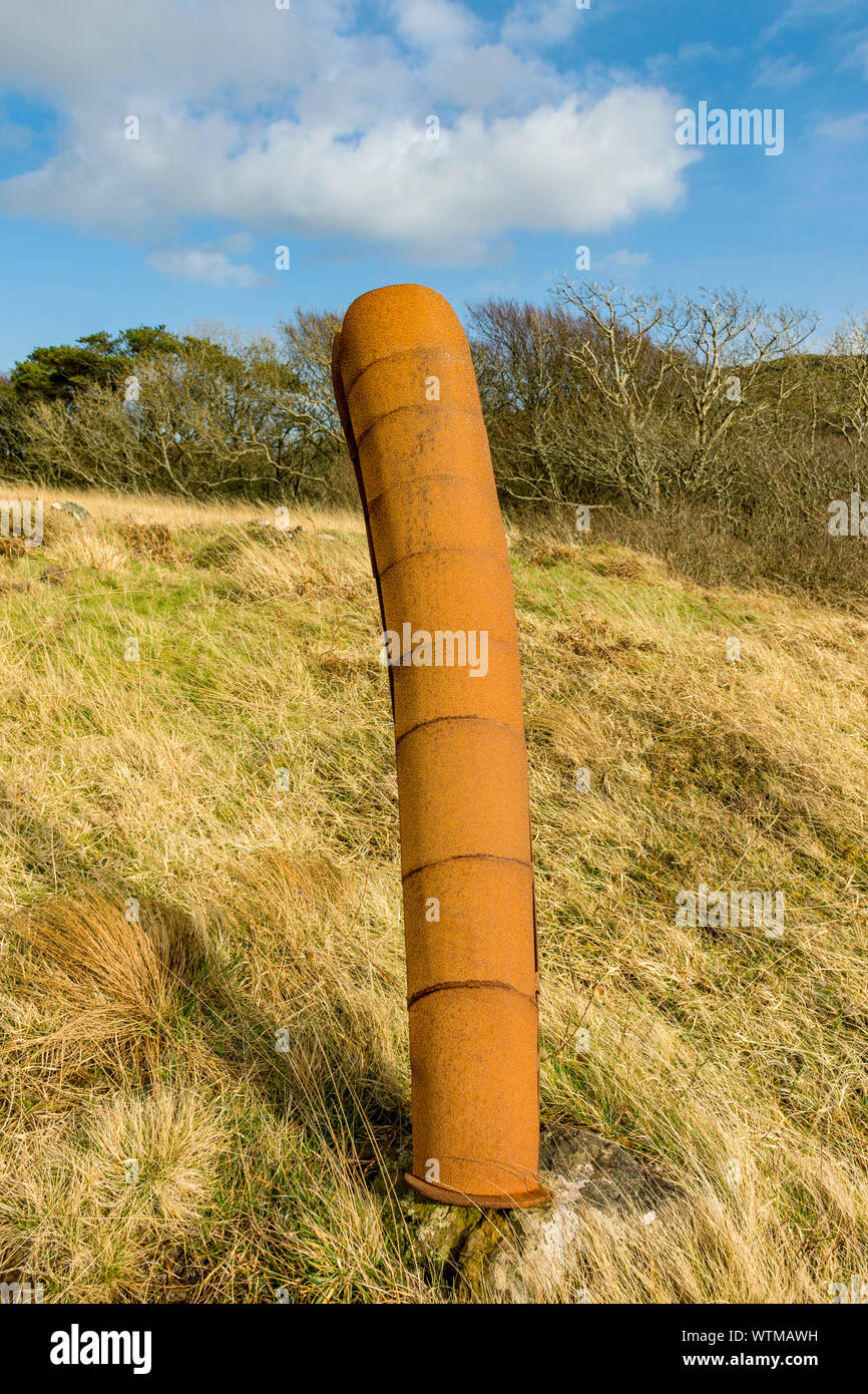 Tube de métal sculpture sur la sculpture de Calgary de Calgary, à pied, la baie de l'île de Mull, en Ecosse, Royaume-Uni Banque D'Images