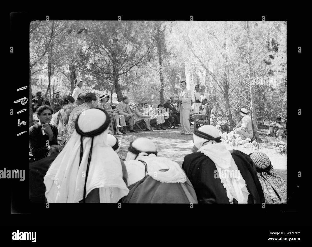 M. Keith Roach's dinner à moukhtars à Emmaüs. Conférence à foule par [...] Banque D'Images