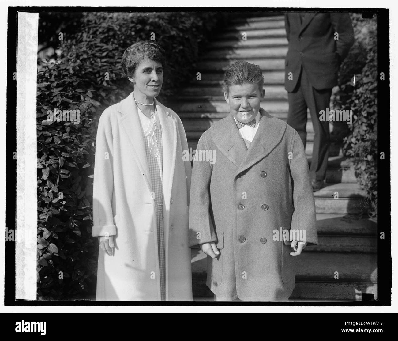 Mme Coolidge & Joe Nevin, Wash., garçon typique, [10/31/25] Banque D'Images