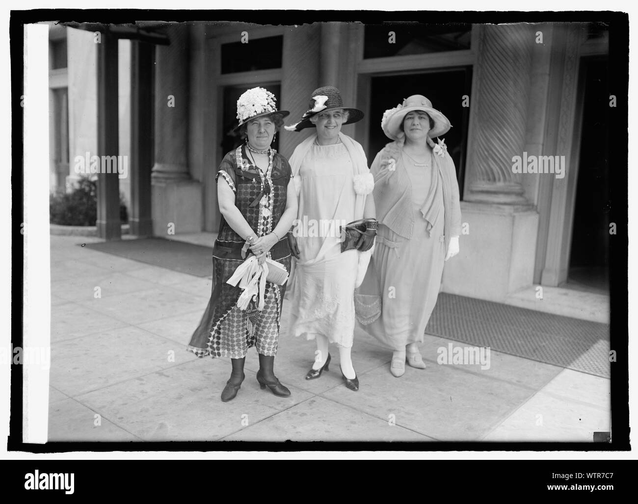 Mme H.A. Colman, Mme C.E. Holmes, et Mme C.M. Busch, 4/25/25 Banque D'Images