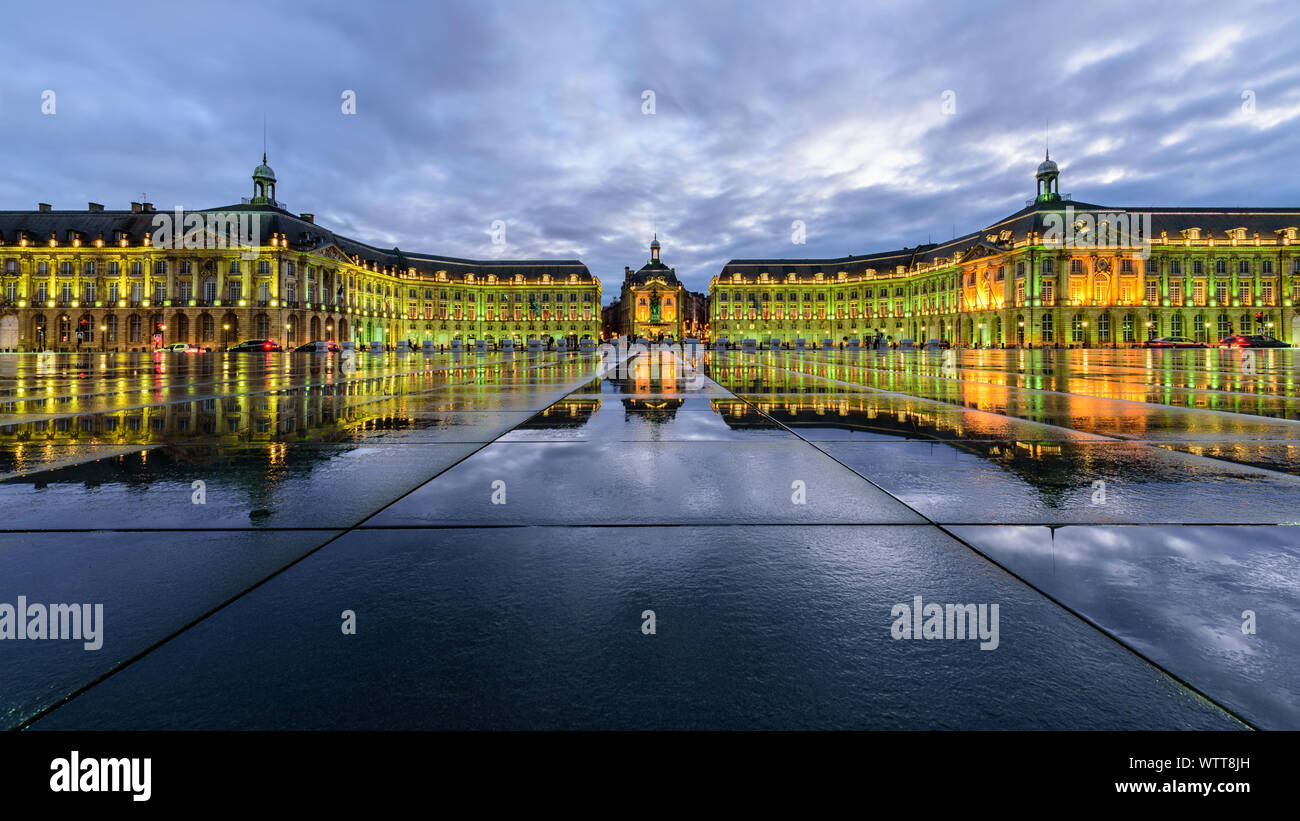 Bordeaux de nuit ; place de la Bourse, Bordeaux, France Banque D'Images