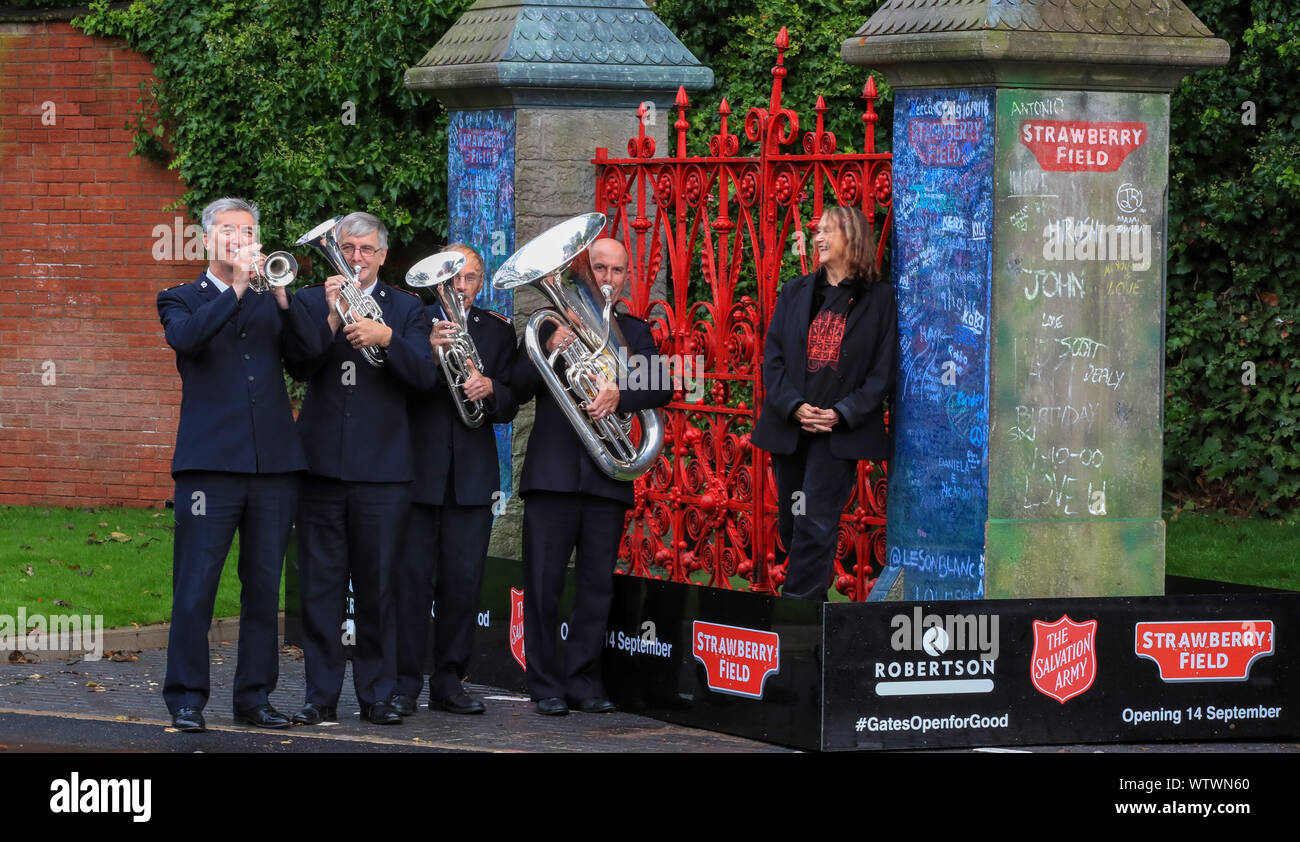 À l'embargo 0001 vendredi 13 septembre la soeur de John Lennon et président honoraire de la Strawberry Field project Julia Baird, au cours de l'ouverture de l'ancien champ de fraises maison d'enfants à Liverpool, rendu célèbre par la chanson des Beatles, qu'il s'ouvre au public pour la première fois en 70 ans. PA Photo. Photo date : mercredi 11 septembre, 2019. Voir l'activité de bienfaisance histoire la fraise. Crédit photo doit se lire : Peter Byrne/PA Wire Banque D'Images