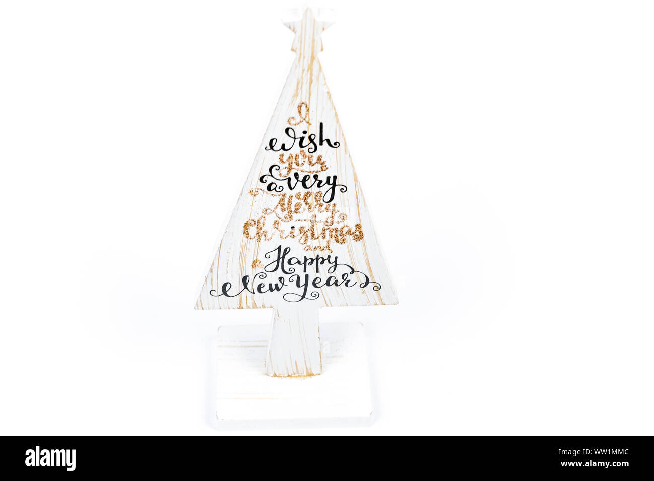 Beau Noël blanc bois minimale avec arbre Joyeux Noël et bonne année, écrit sur fond blanc Banque D'Images