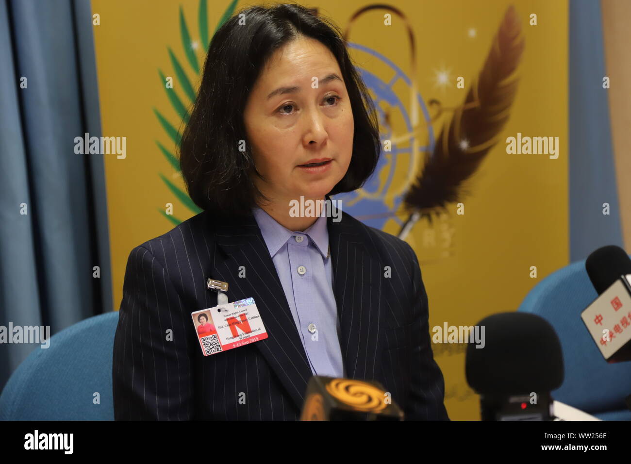 Genève, Suisse. Sep 11, 2019. Pansy Ho Chiu-king, président de la Fédération de Hong Kong de la femme, assiste à une conférence de presse tenue par l'ASSOCIATION DES NATIONS UNIES (ACANU) à Genève, Suisse, le 11 septembre 2019. "Nous devrions être s'asseoir et de réfléchir et d'exprimer,' dit Ho dans la conférence de presse, ajoutant que même si les gens de Hong Kong ont cette liberté, certains radicaux juste choisi de ne pas l'utiliser mais plutôt à créer tant de ravages, de prendre en otage d'autres la liberté des gens et de l'homme de vivre une vie normale. Crédit : Chen Junxia/Xinhua/Alamy Live News Banque D'Images Genève, Suisse. Sep 11, 2019. Pansy Ho Chiu-king, président de la Fédération de Hong Kong de la femme, assiste à une conférence de presse tenue par l'ASSOCIATION DES NATIONS UNIES (ACANU) à Genève, Suisse, le 11 septembre 2019. "Nous devrions être s'asseoir et de réfléchir et d'exprimer,' dit Ho dans la conférence de presse, ajoutant que même si les gens de Hong Kong ont cette liberté, certains radicaux juste choisi de ne pas l'utiliser mais plutôt à créer tant de ravages, de prendre en otage d'autres la liberté des gens et de l'homme de vivre une vie normale. Crédit : Chen Junxia/Xinhua/Alamy Live News Banque D'Images