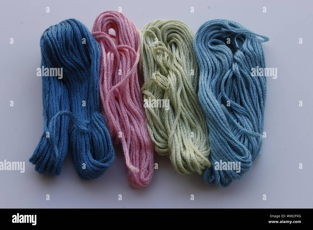 Image de couleur différente woollen thread Banque D'Images