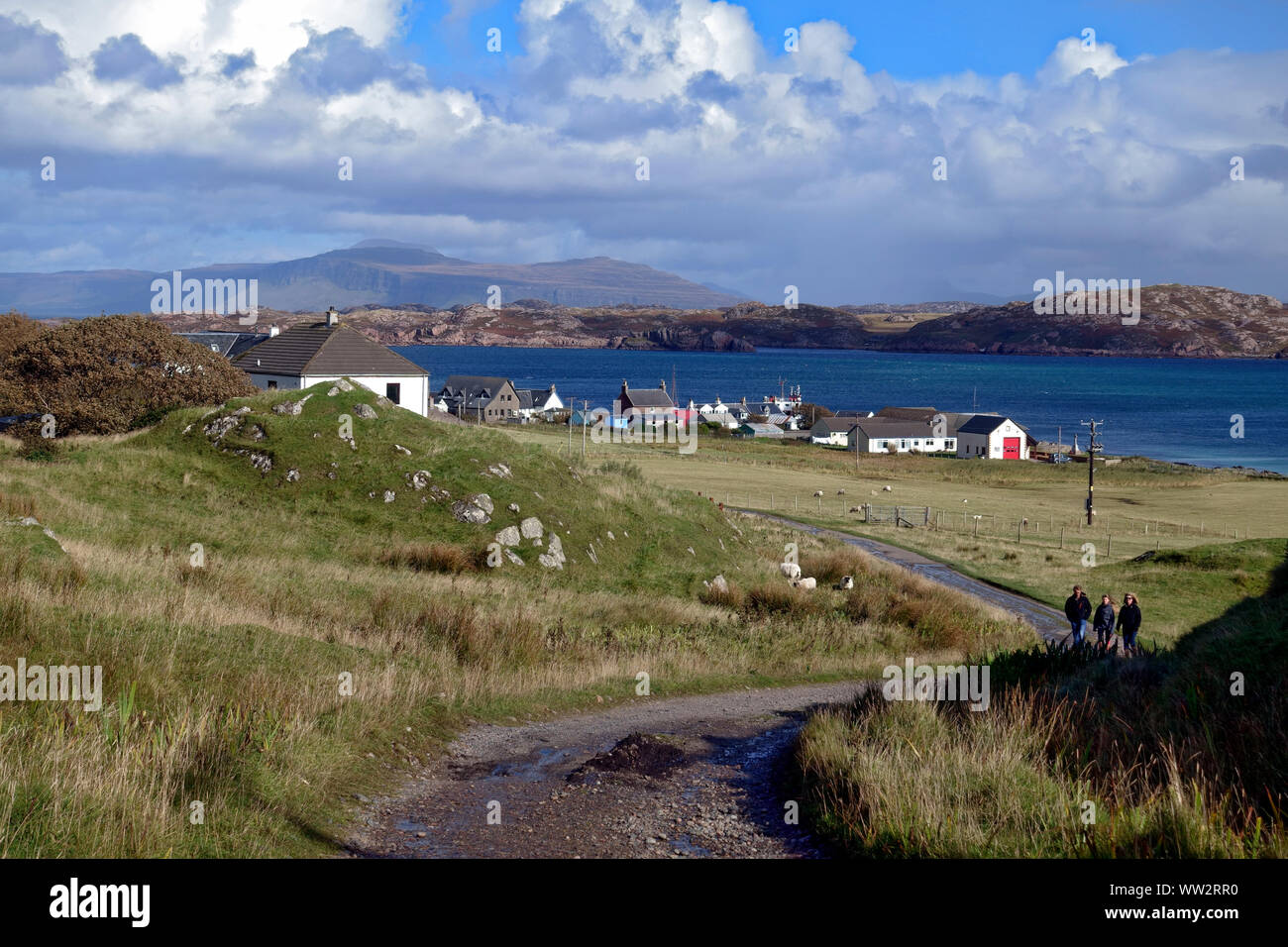 Baile Mór, la plus grande colonie sur Iona avec le son d'Iona et de l'île de Mull à travers le son Banque D'Images