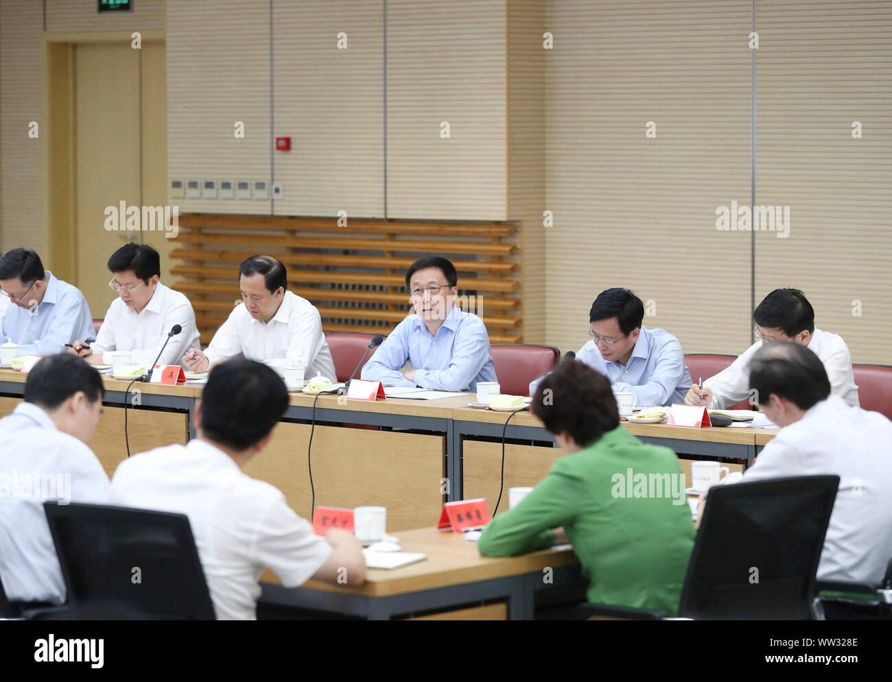 Beijing, Chine. Sep 12, 2019. Le vice-Premier ministre chinois Han Zheng, également membre du Comité permanent du Bureau politique du parti communiste de Chine Comité Central, prend la parole lors d'un atelier national pour les gouvernements provinciaux et les fonctionnaires de niveau ministériel sur les travaux de la terre et de la planification de l'espace à Beijing, capitale de Chine, le 12 septembre 2019. Credit : Ding Haitao/Xinhua/Alamy Live News Banque D'Images