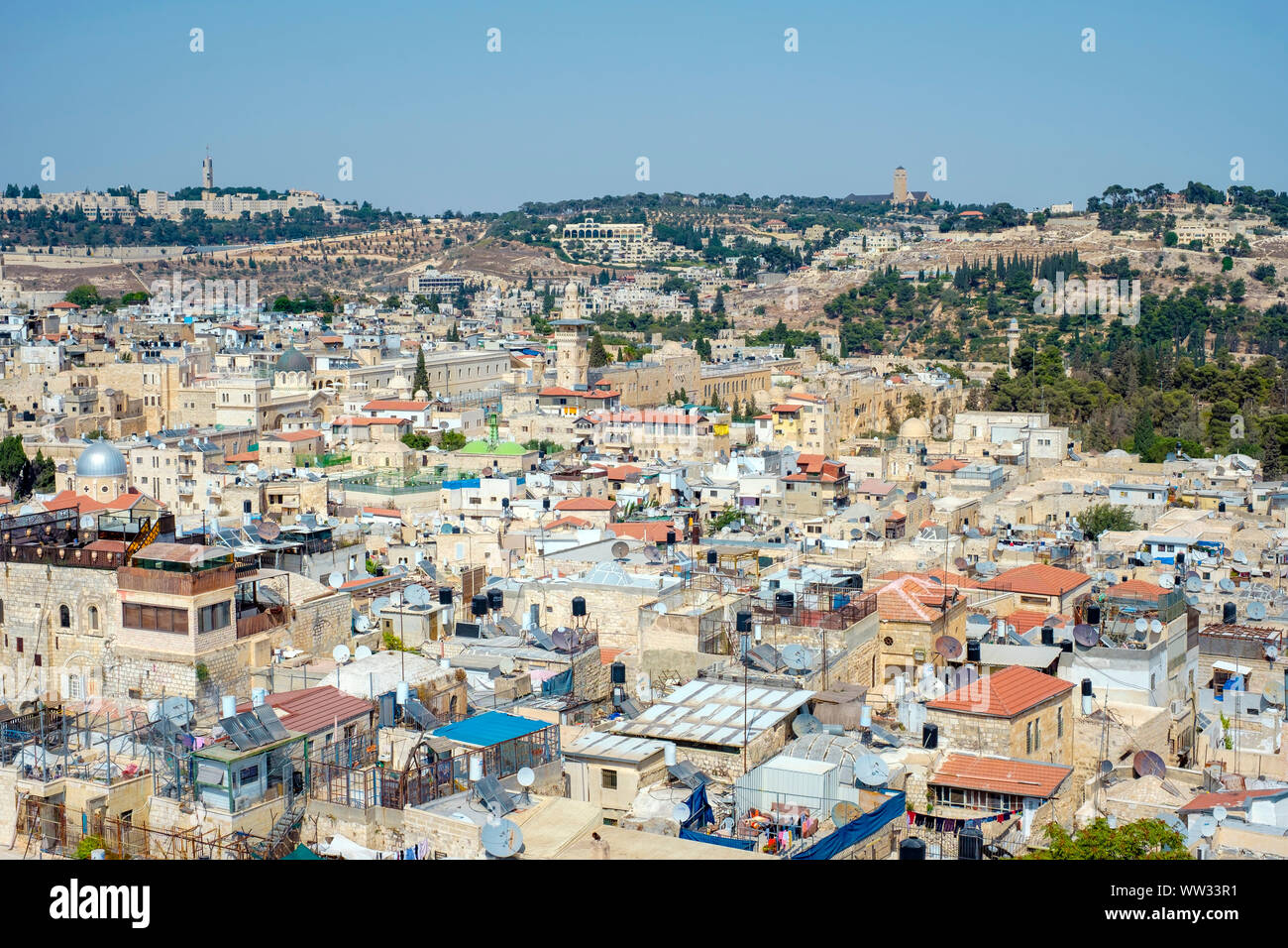 Israël, district de Jérusalem, Jérusalem. D'un grand angle de vue des bâtiments historiques dans la vieille ville. Banque D'Images