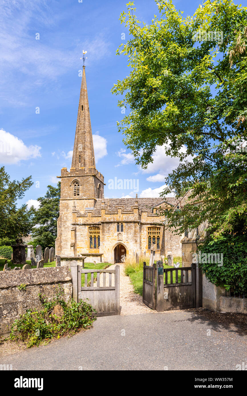 L'église de St Michel et tous les anges dans le village de Cotswold Stanton, Gloucestershire UK Banque D'Images