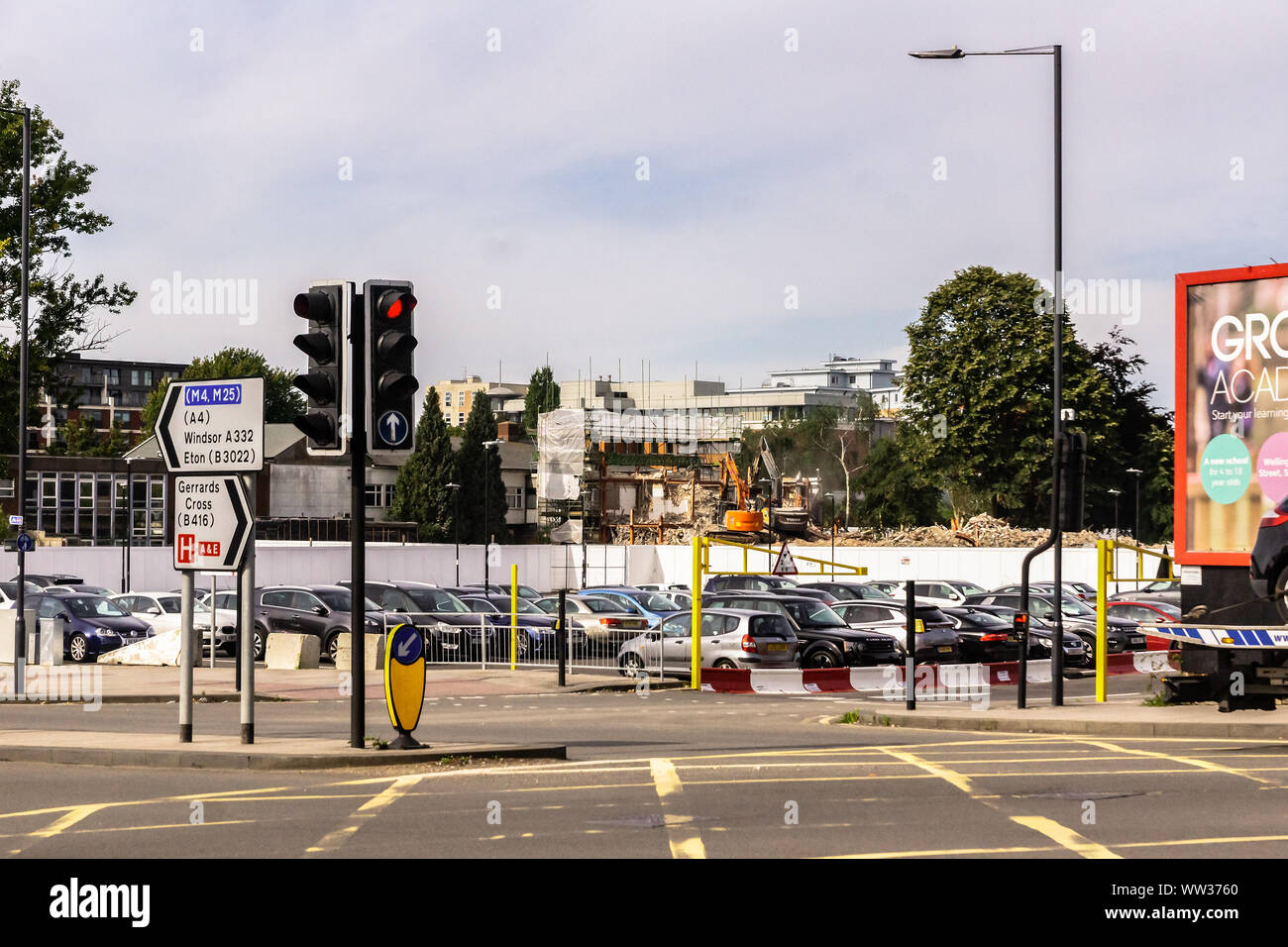 Travaux de construction en cours à Slough, Berkshire, Angleterre, Royaume-Uni, la preuve de l'investissement et la régénération de la ville. Banque D'Images