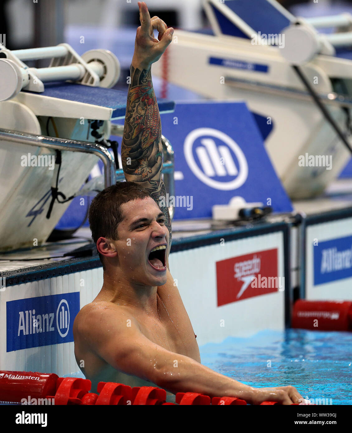 L'Ukraine Bohdan Hrynenko célèbre la victoire avec un record du monde dans l'épreuve du 100 m dos finale S7 pendant quatre jours du monde Para natation Championnats d'Allianz au Centre aquatique de Londres, Londres. Banque D'Images