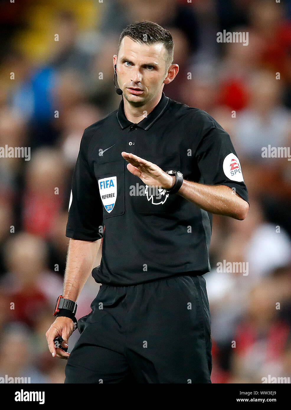 Match arbitre Michael Oliver Banque D'Images