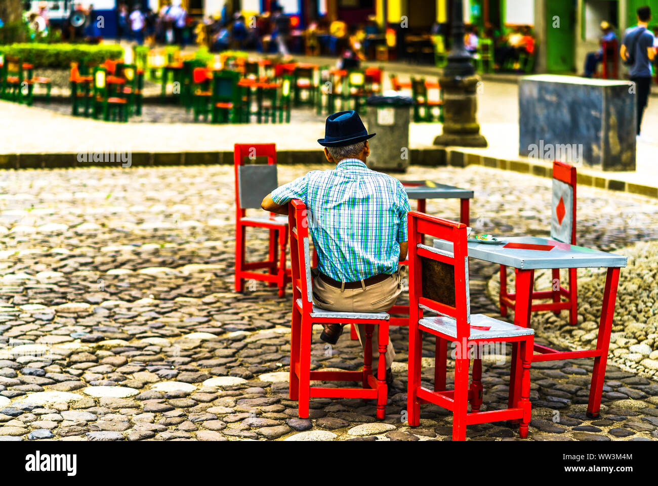 Voir des hommes dans le village colonial Jardin en Colombie Banque D'Images