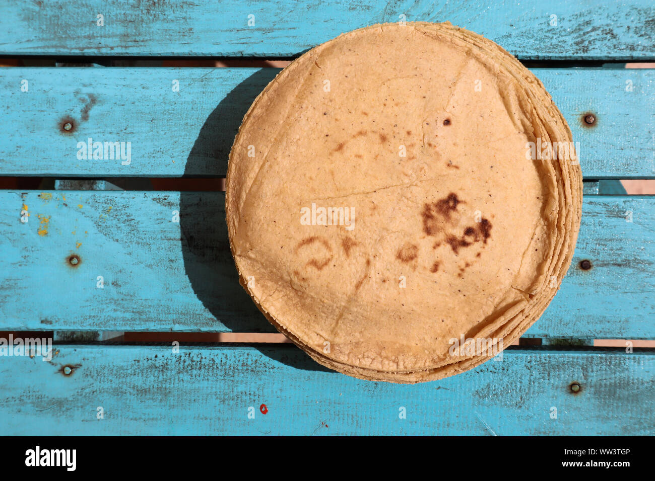 Tortillas de maïs frais dans la ville de Mexico Banque D'Images