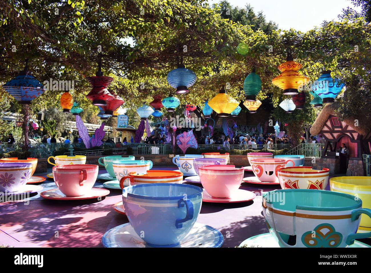 Mad Hatters Tea Party Spinning Banque D'Images