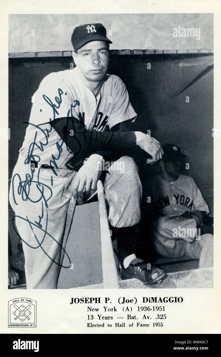 Photo autographiée de Joe DiMaggio le célèbre joueur de baseball superstar avec les Yankees de New York qui était marié à Marilyn Monroe. Banque D'Images