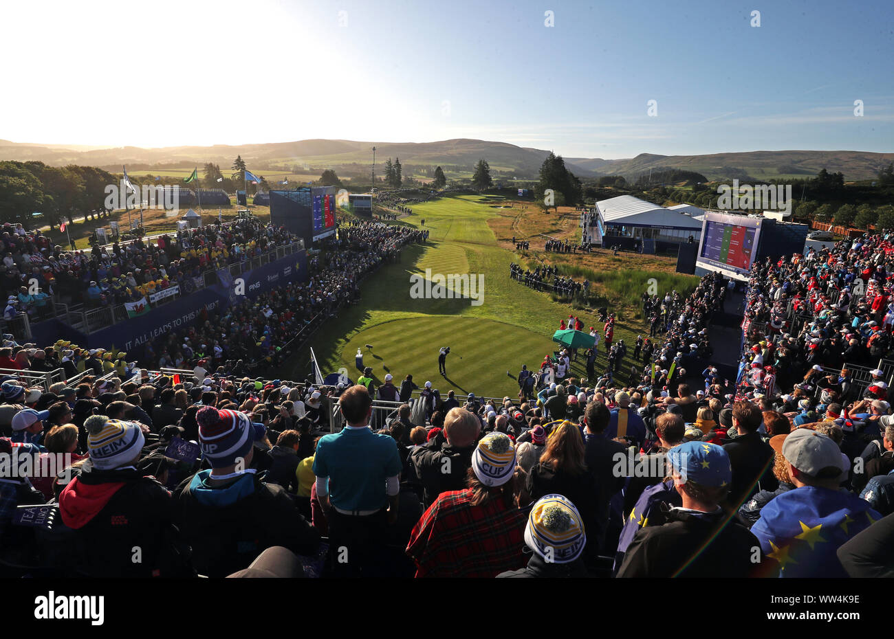 L'Europe de l'équipe Céline Boutier tees au large de la 1ère lors de la match quatuors lors de la première journée de la Solheim Cup 2019 à Gleneagles Golf Club, à Auchterarder. Banque D'Images