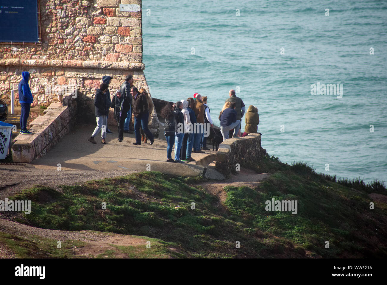 Point de vue pour les surfeurs en Nazaré Banque D'Images