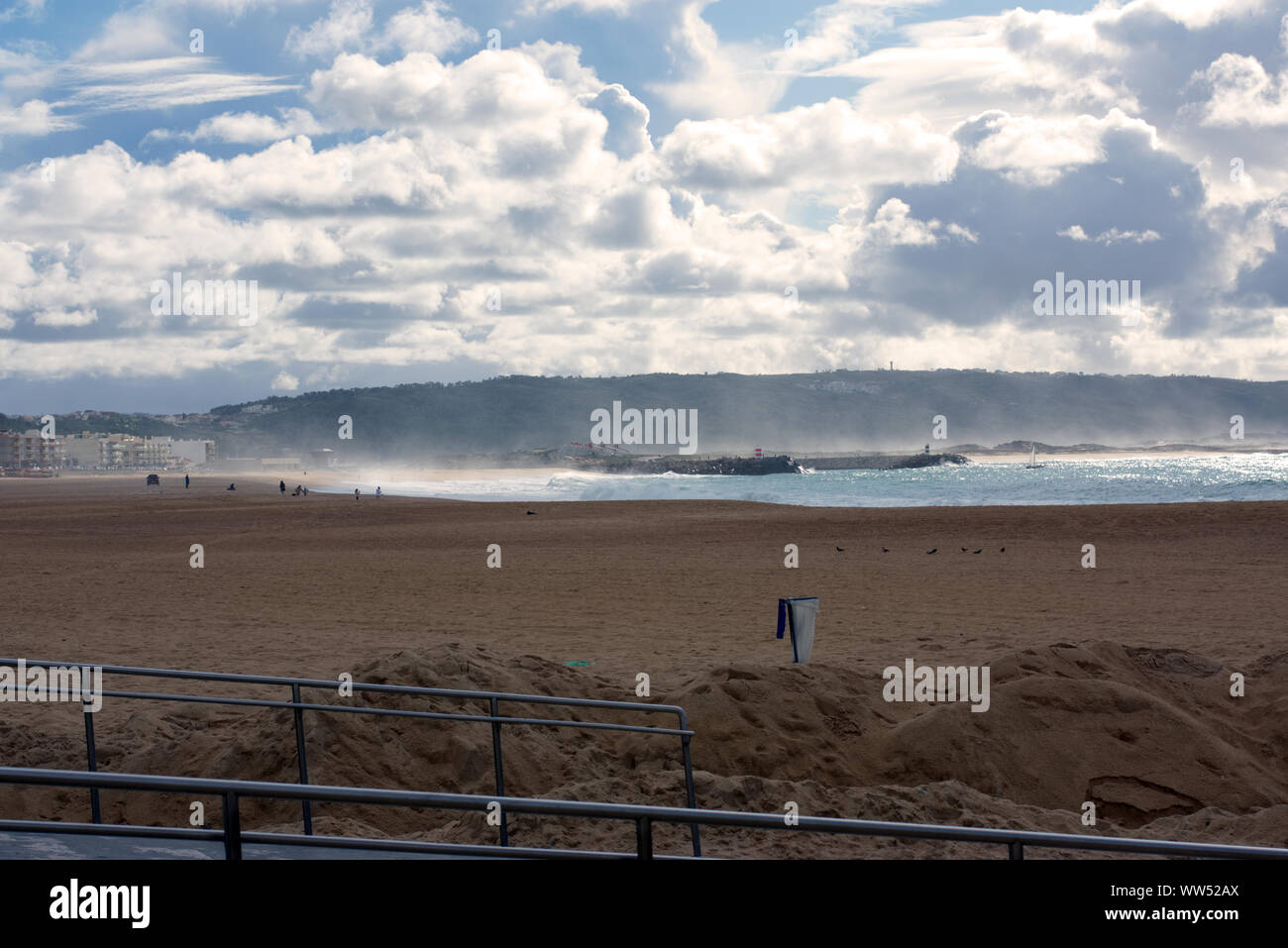 La plage de Nazaré, Portugal Banque D'Images