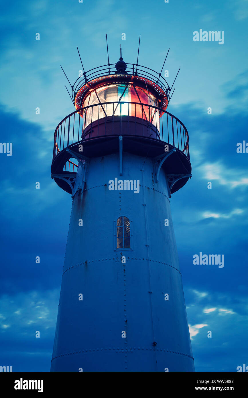 List-West phare sur l'île de Sylt, après le coucher du soleil. Banque D'Images