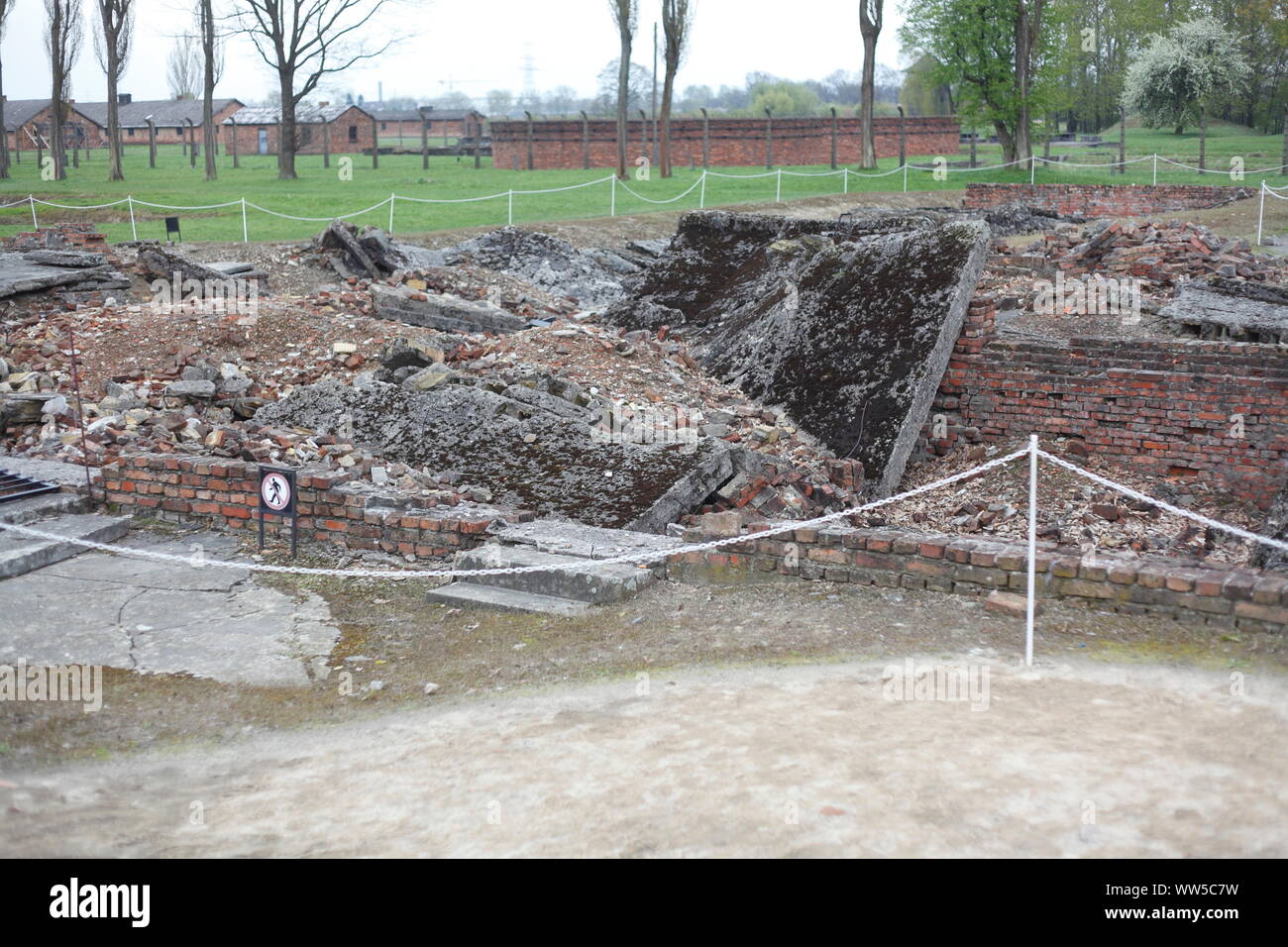 Ruines d'une chambre à gaz, détruit le camp d'Auschwitz II-Birkenau, Auschwitz, la Petite Pologne, la Pologne, l'Europe Banque D'Images
