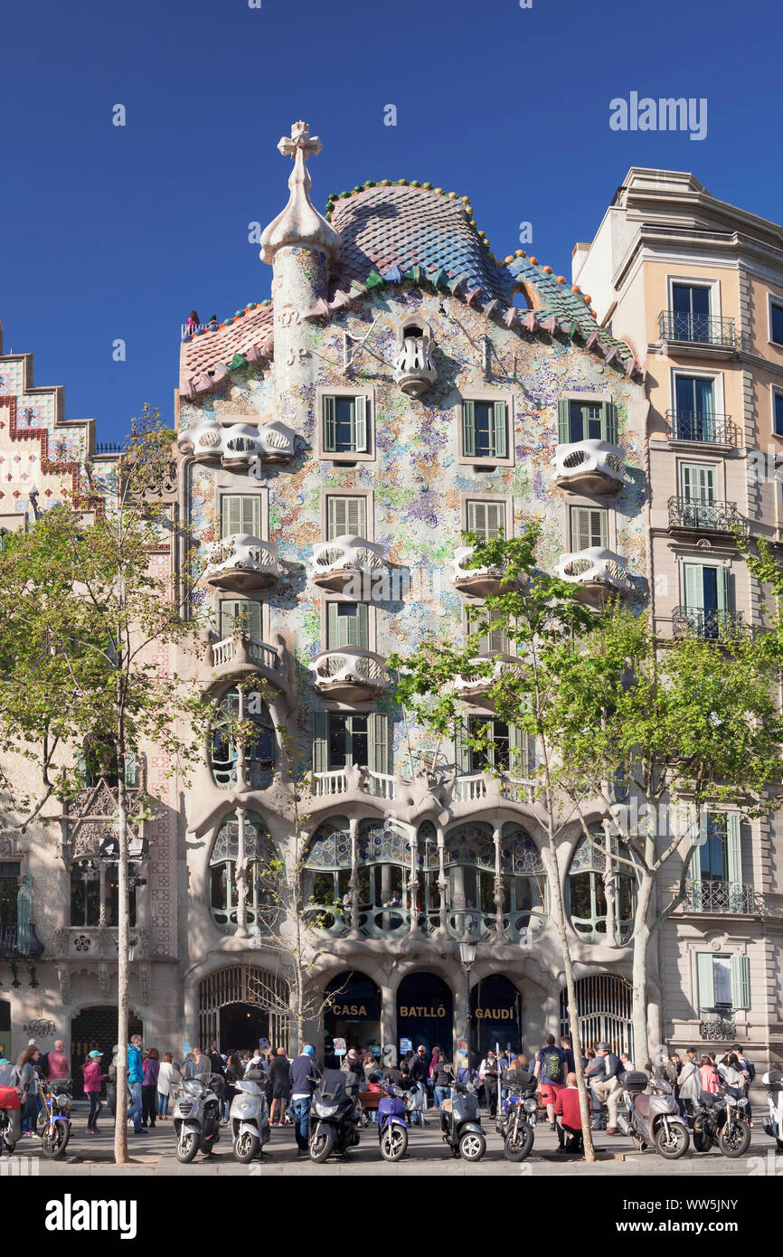 Casa Batllo, du patrimoine culturel mondial de l'UNESCO, le modernisme, l'architecte Antoni Gaudi, Eixample, Barcelone, Catalogne, Espagne Banque D'Images