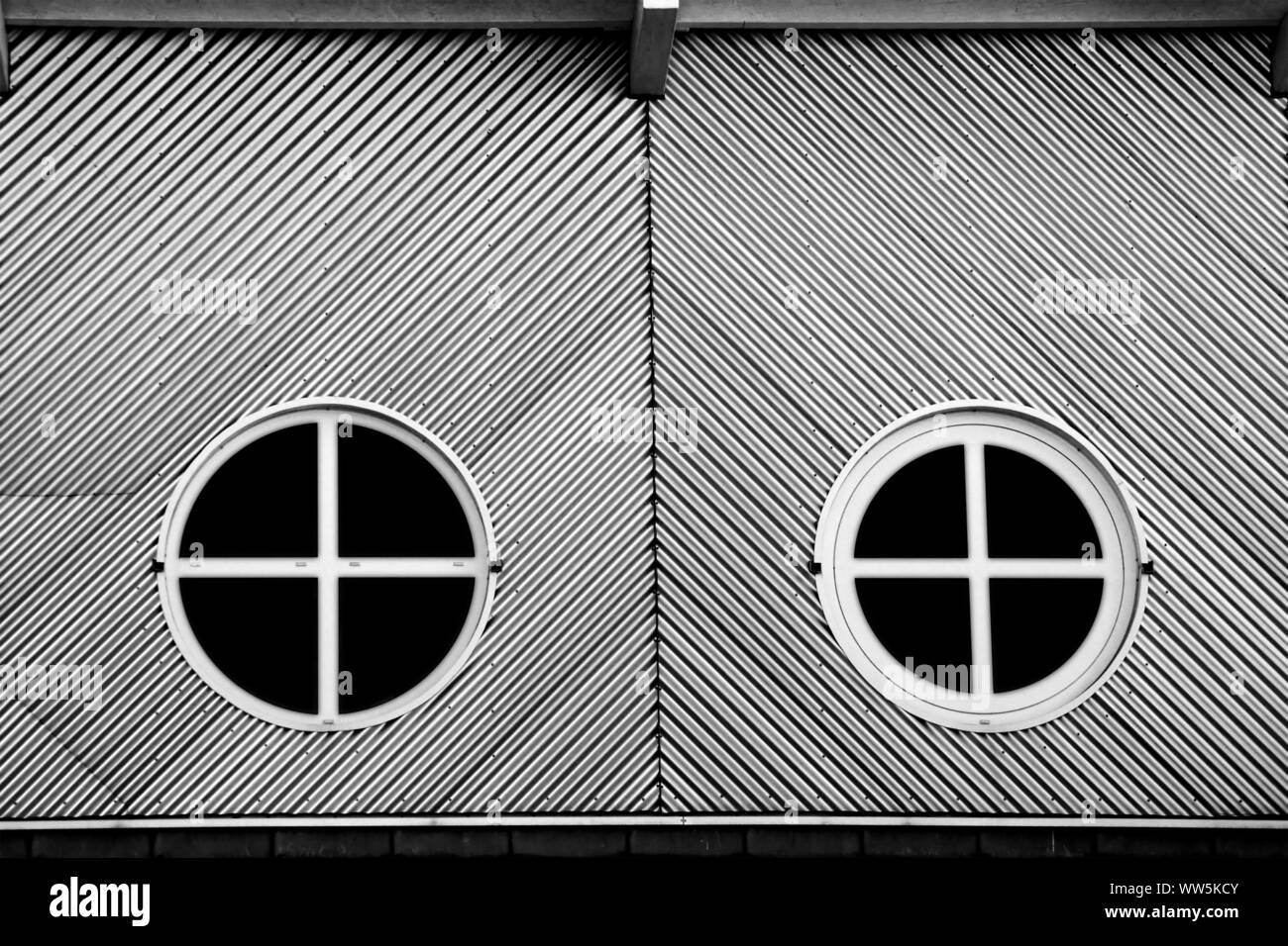 Photographie d'une maison moderne façade de tôle ondulée, Banque D'Images