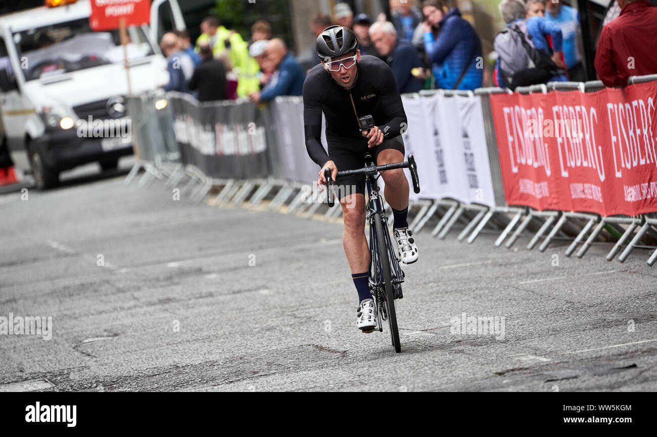 NEWCASTLE Upon Tyne, England, UK - 09 septembre 2019 : Yanto Barker l'enregistrement du trajet en haut Dune pour le commentaire de l'étape 3 de la tournée de Britai Banque D'Images