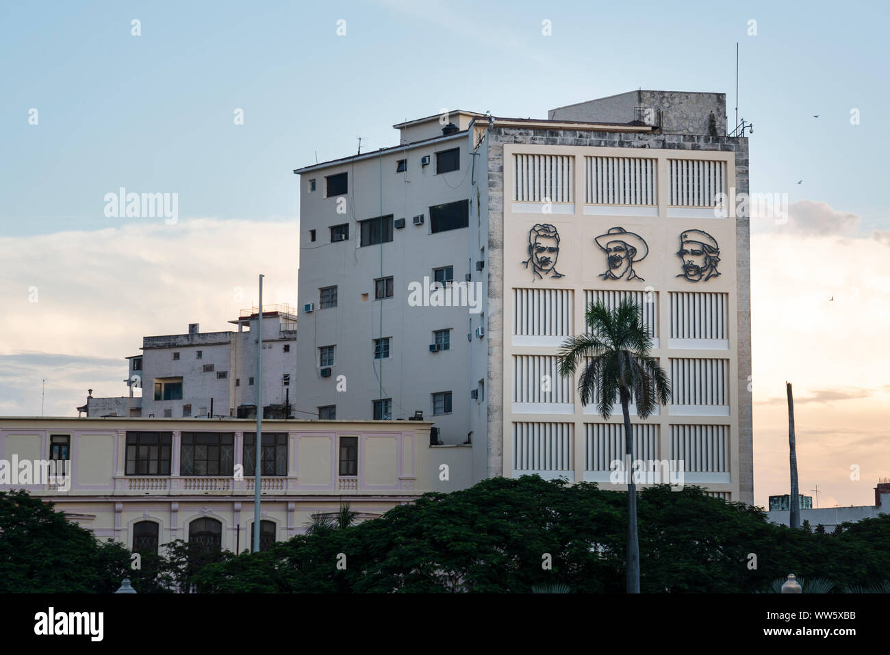 Capacités à La Havane avec les chefs de la révolution cubaine Camilo Cienfuegos, Ernesto 'Che' Guevara Banque D'Images