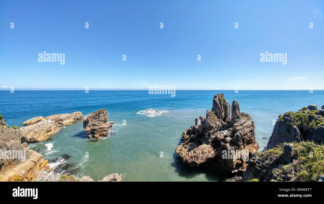 La NOUVELLE ZELANDE, Paparoa National Park, Pancake Rocks, rochers, Mer de Tasmanie, les roches par la mer Banque D'Images