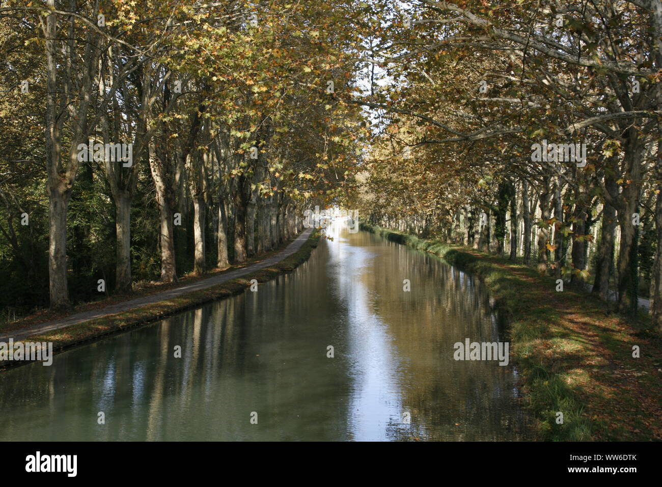 Le canal latéral de la Garonne à Pont Des Sables. Banque D'Images