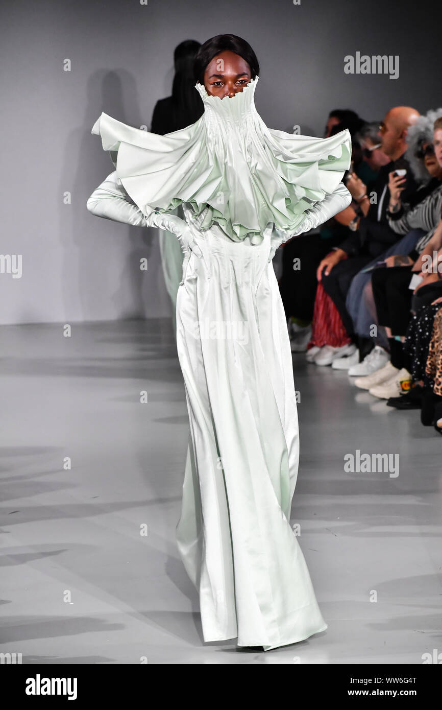 Londres, Royaume-Uni. 13Th Sep 2019. Les concepteurs en vedette sa dernière collection à la Fashion du Scoutisme SS20 - à surveiller - Jour 1 à la London Fashion Week - Jour 1 le 13 septembre 2019, Londres, Royaume-Uni : Crédit photo Capital/Alamy Live News Banque D'Images