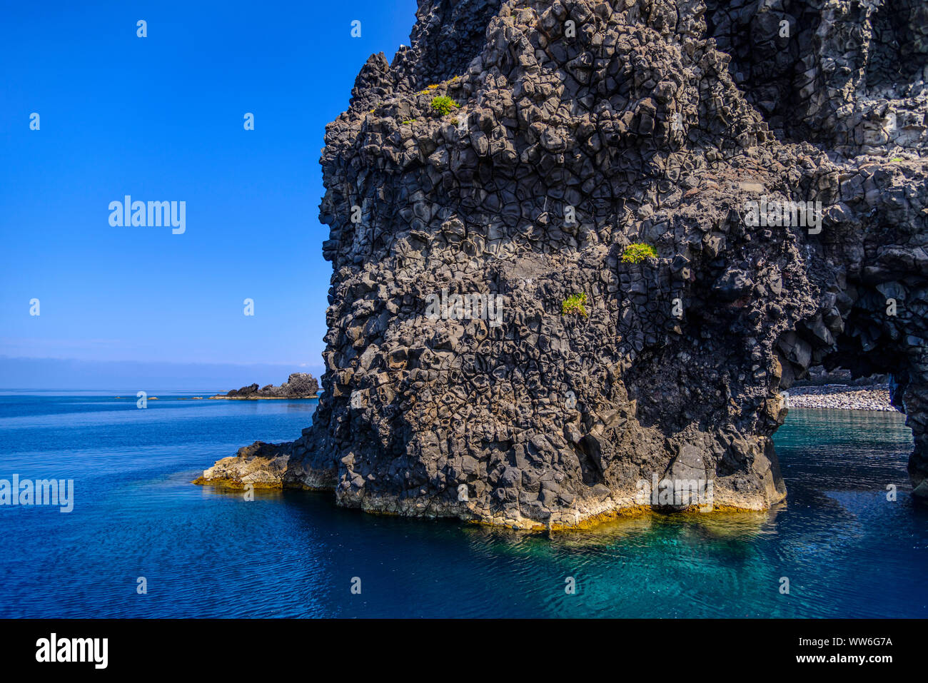 Italie, Sicile, Îles Éoliennes, Filicudi, Punta Perciato Banque D'Images