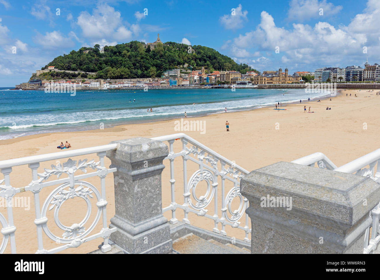 La plage de la Concha, San Sebastian, Province du Guipuzcoa, Pays Basque, Espagne. Banque D'Images
