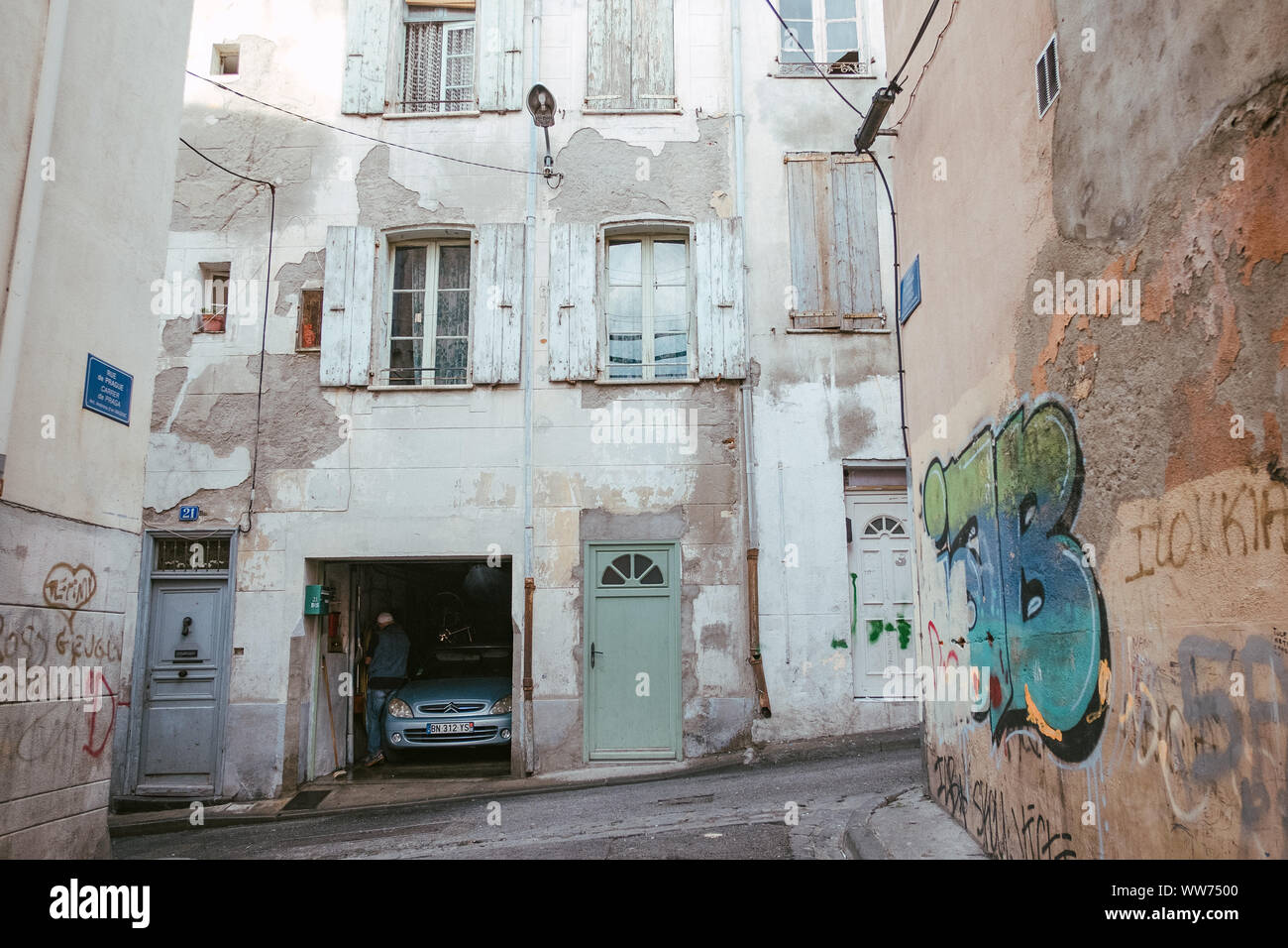 Sur la route de Perpignan, dans le sud de la France Banque D'Images Sur la route de Perpignan, dans le sud de la France Banque D'Images