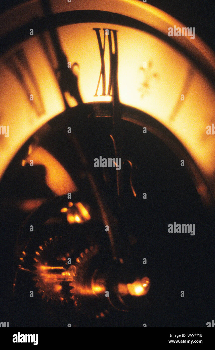 Visage d'une horloge mécanique Banque D'Images