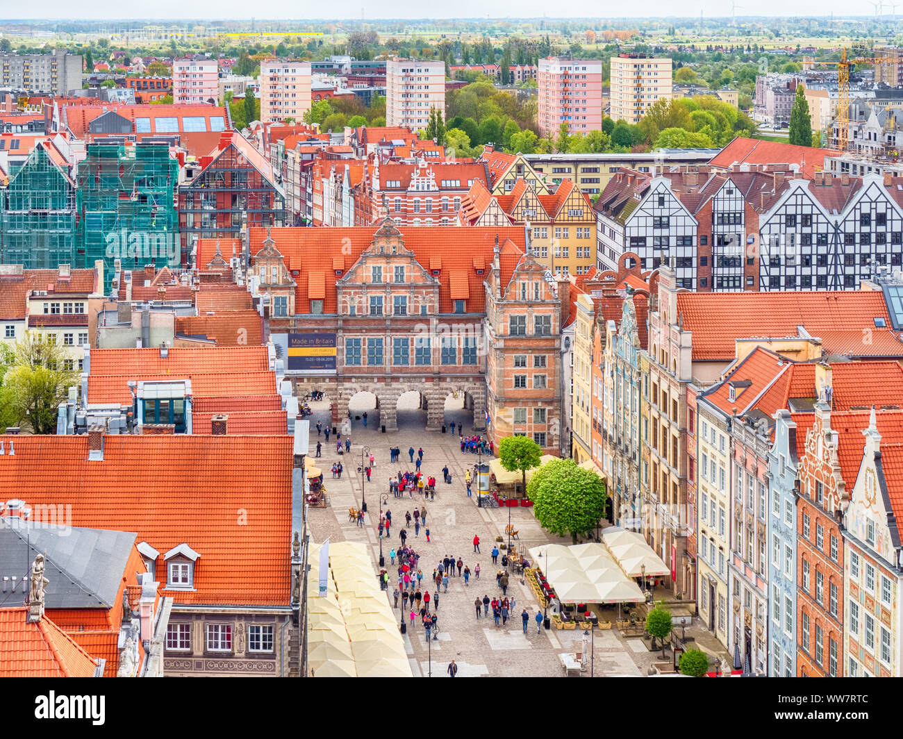 L'égard du marché intérieur (la rue Długi Targ) à partir de la ville principale Hall tower à Gdańsk, Pologne Banque D'Images