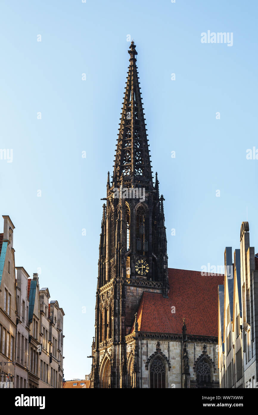 La cathédrale de MÃ¼nster avec trois paniers de fer comme un emblème de la ville de Rhénanie du Nord-Westphalie, Allemagne, Europe, Banque D'Images
