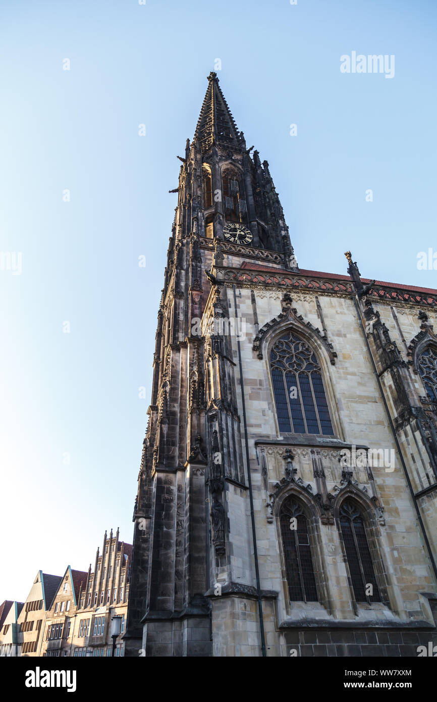 La cathédrale de MÃ¼nster avec trois paniers de fer comme un emblème de la ville de Rhénanie du Nord-Westphalie, Allemagne, Europe, Banque D'Images