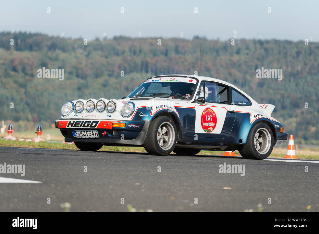 Michelstadt, Hesse, Allemagne, Porsche 911 SC 3. RS Evo, 3000 cm3, 340 ch, année de fabrication 1977, sur l'événement Pista & Piloti Banque D'Images