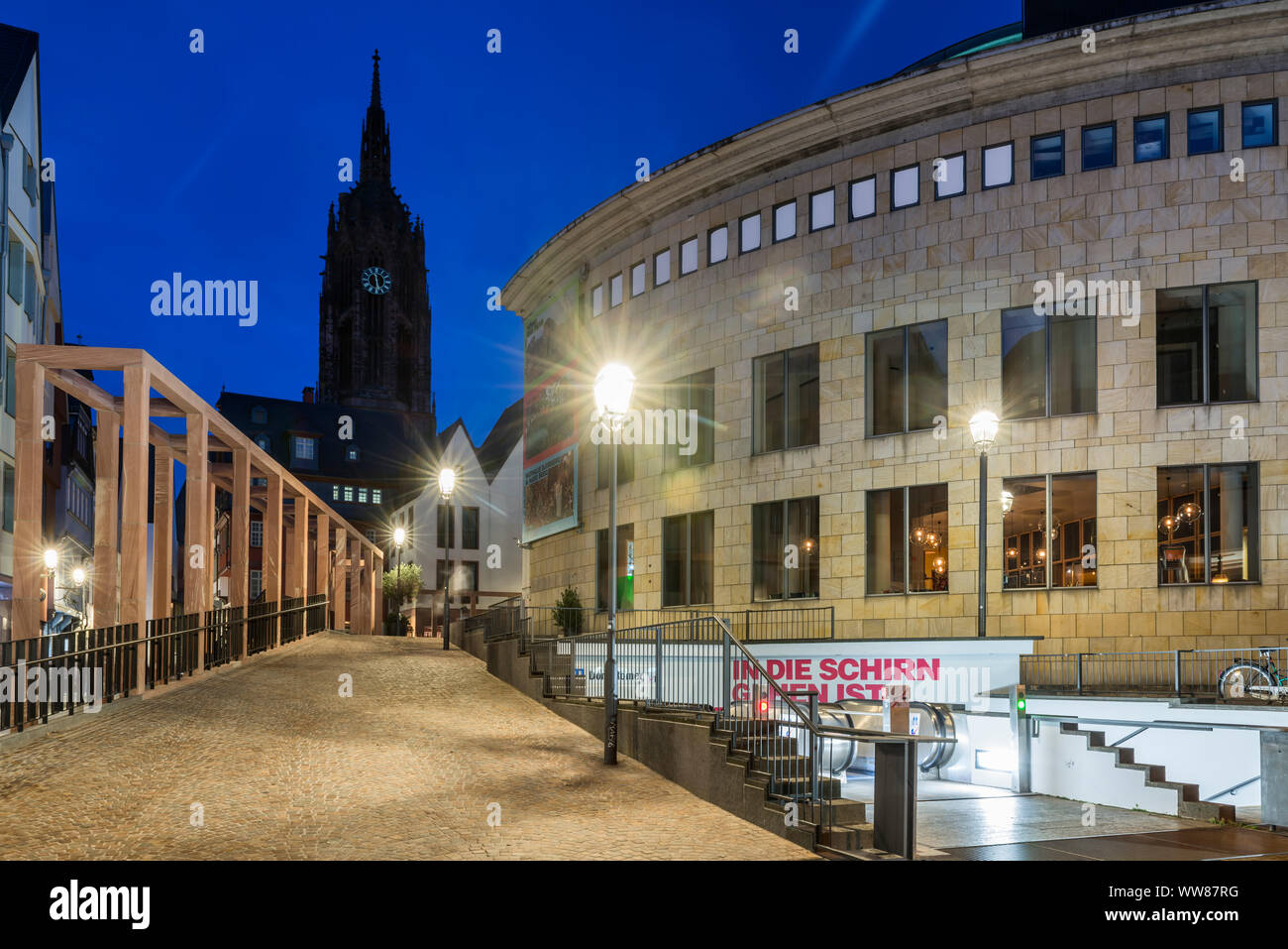 Frankfurt am Main, Hesse, Germany, Europe, la Schirn Kunsthalle, la cathédrale impériale St Barthélemy dans la vieille ville nouvelle Banque D'Images