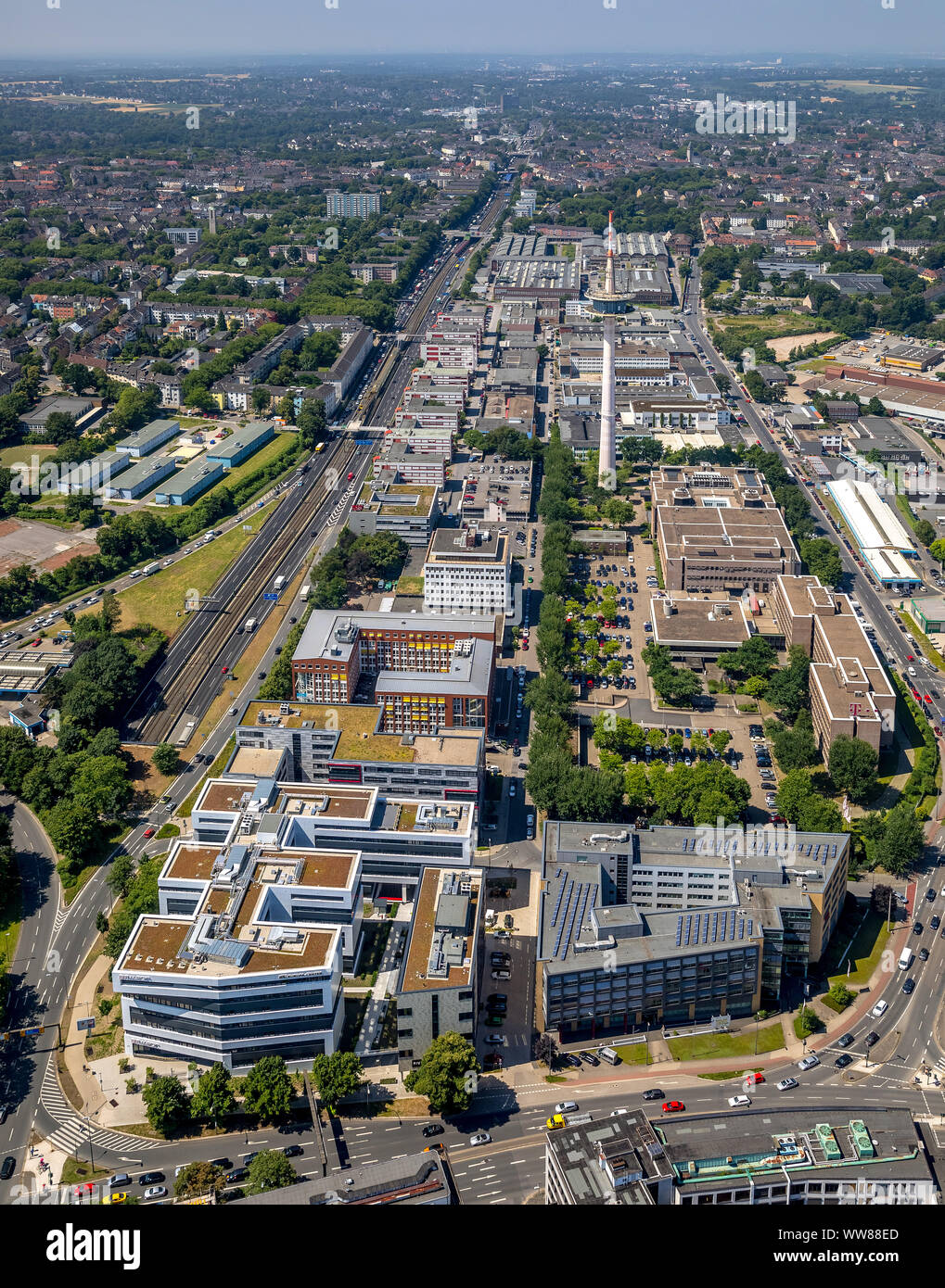 Vue aérienne, Europa Center Essen, immeuble de bureaux, bureaux de rédaction près de l'ETEC WAZ Essen, Ruhr, Rhénanie du Nord-Westphalie, Allemagne Banque D'Images