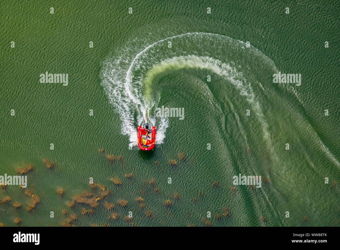 Vue aérienne, bateau à moteur sur & Utopia Spa, Vennstrasse MÃ¼nsterland, Paderborn, Rhénanie du Nord-Westphalie, Allemagne, Europe, Banque D'Images